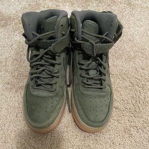 Air Force 1 High WB GS ‘Medium Olive’
